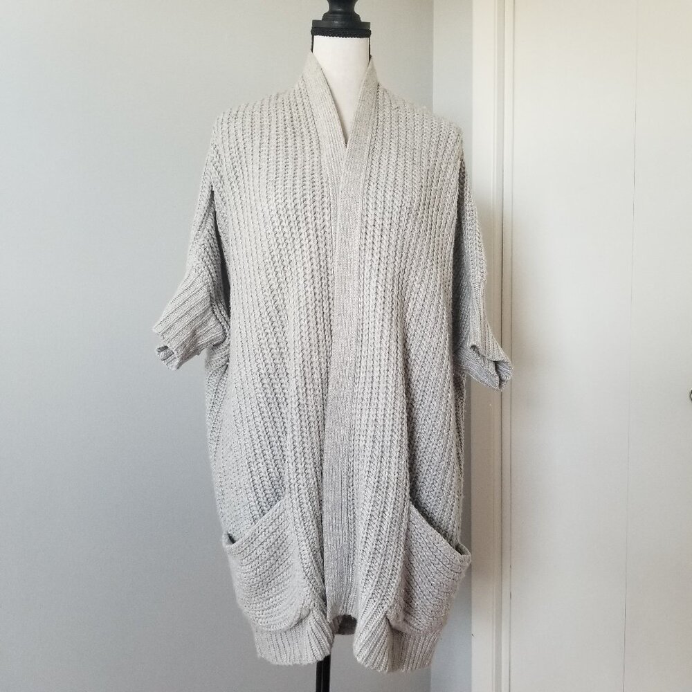 Left on Houston gray knit cocoon cardigan M